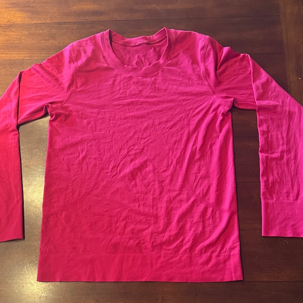 Lululemon Swiftly Relaxed Long Sleeve Magenta color S
